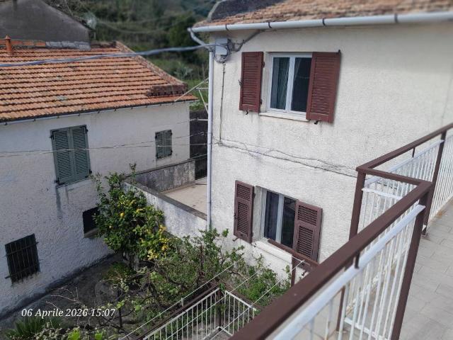 Casa indipendente in vendita a Casarza Ligure GE