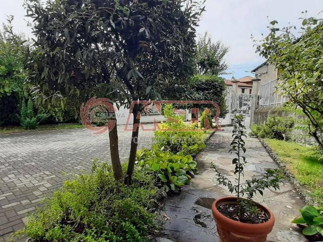 Casa indipendente in vendita a Casatenovo LC