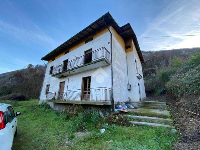 Casa indipendente in vendita a Casazza BG
