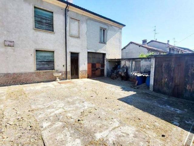 Casa indipendente in vendita a Casei Gerola PV