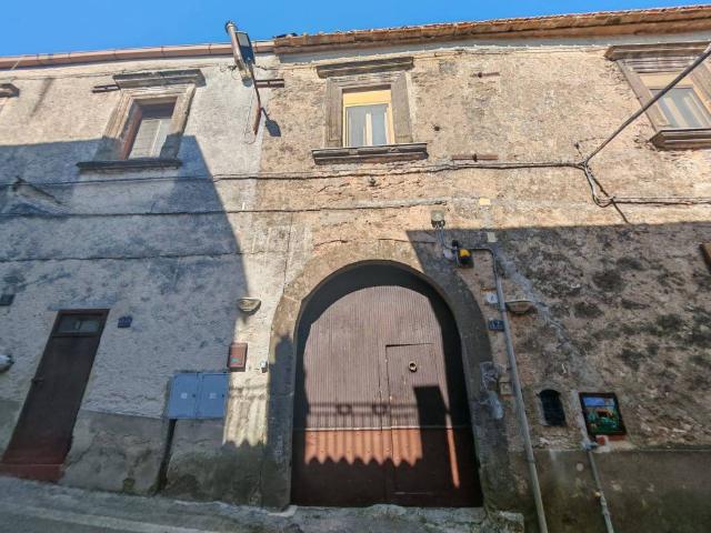 Casa indipendente in vendita a Caserta CE