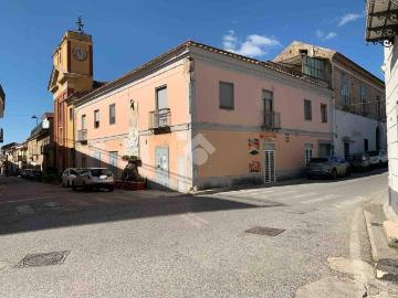 Casa indipendente in vendita a Caserta CE
