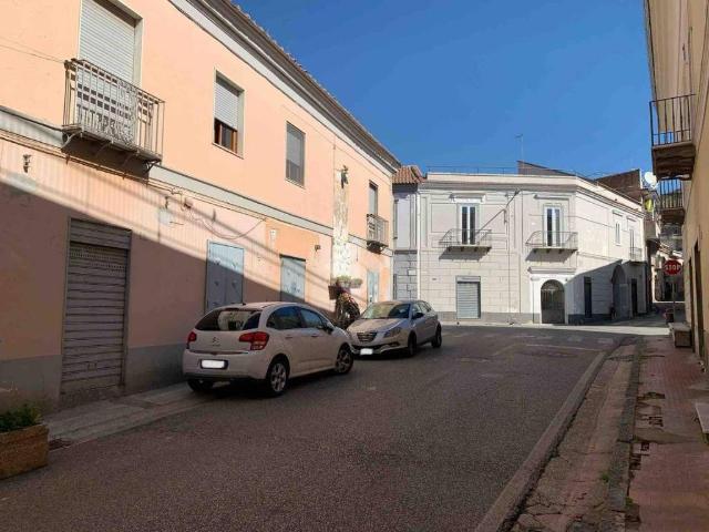 Casa indipendente in vendita a Caserta CE