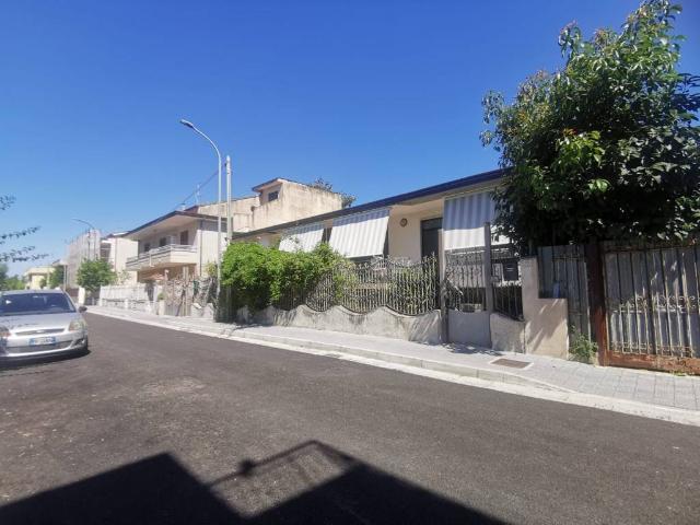 Casa indipendente in vendita a Caserta CE