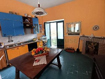 Casa indipendente in vendita a Caserta CE
