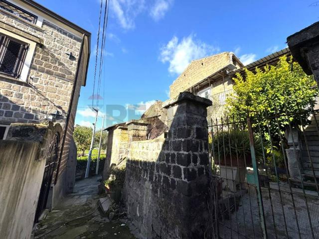 Casa indipendente in vendita a Caserta CE