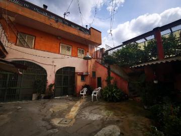 Casa indipendente in vendita a Caserta CE