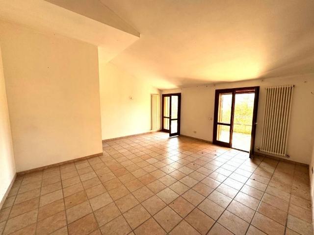 Casa indipendente in vendita a Casina RE