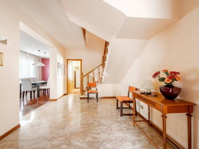 Casa indipendente in vendita a Casina RE