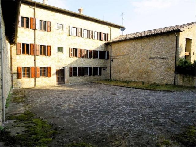 Casa indipendente in vendita a Casina RE