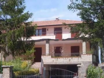 Casa indipendente in vendita a Casina RE
