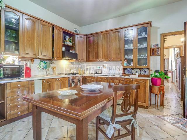 Casa indipendente in vendita a Casorate Sempione VA
