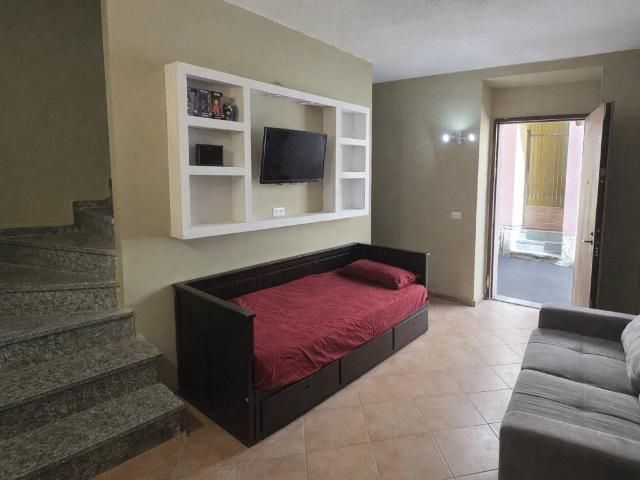 Casa indipendente in vendita a Casorate Sempione VA