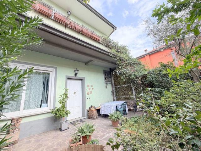 Casa indipendente in vendita a Casorezzo MI