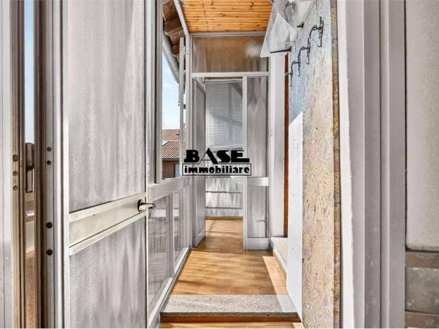 Casa indipendente in vendita a Casnate con Bernate CO