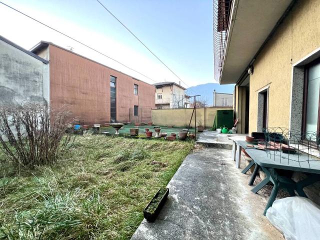 Casa indipendente in vendita a Casnigo BG