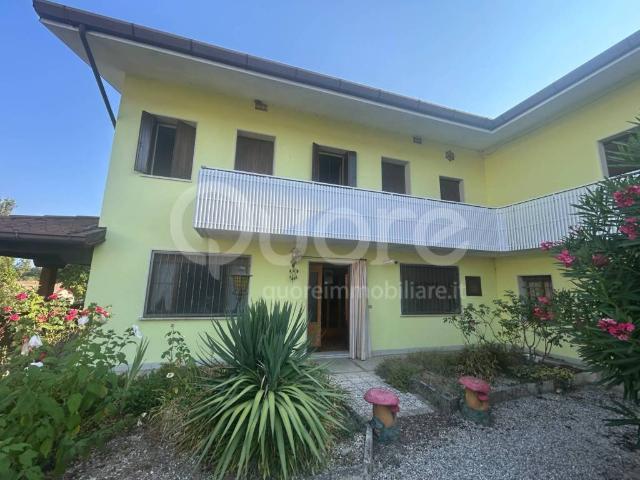 Casa indipendente in vendita a Cassacco UD