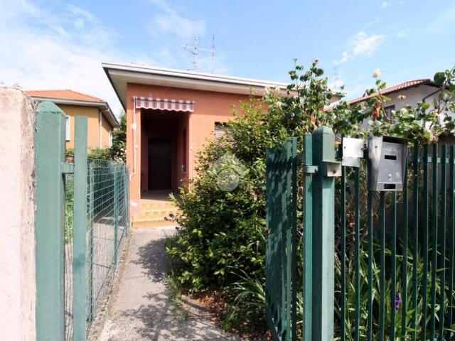 Casa indipendente in vendita a Cassano Magnago VA
