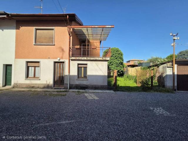 Casa indipendente in vendita a Cassano Magnago VA
