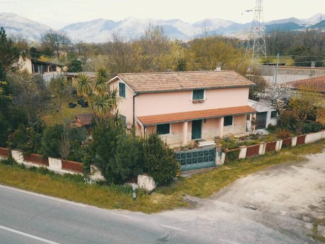 Casa indipendente in vendita a Cassino FR