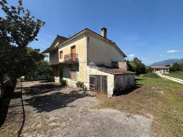 Casa indipendente in vendita a Cassino FR