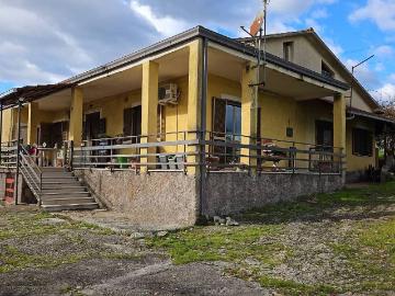 Casa indipendente in vendita a Cassino FR