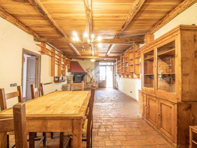 Casa indipendente in vendita a Casperia RI