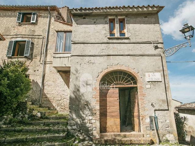 Casa indipendente in vendita a Casperia RI