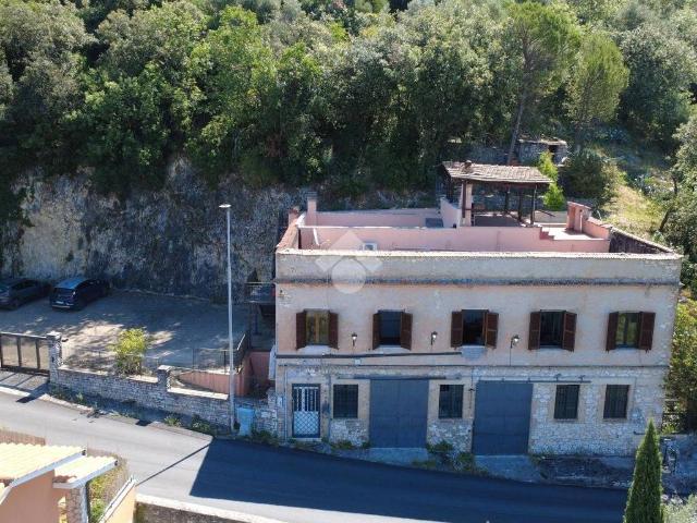 Casa indipendente in vendita a Casperia RI