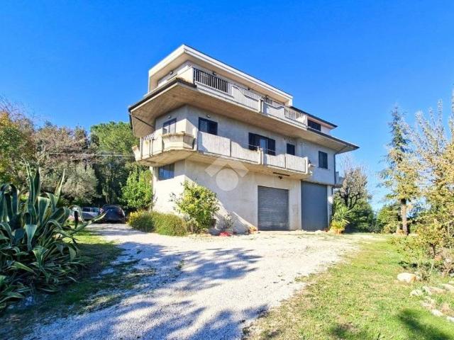 Casa indipendente in vendita a Castorano AP