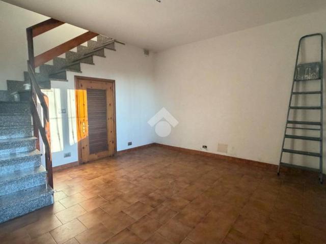 Casa indipendente in vendita a Castagneto Po TO