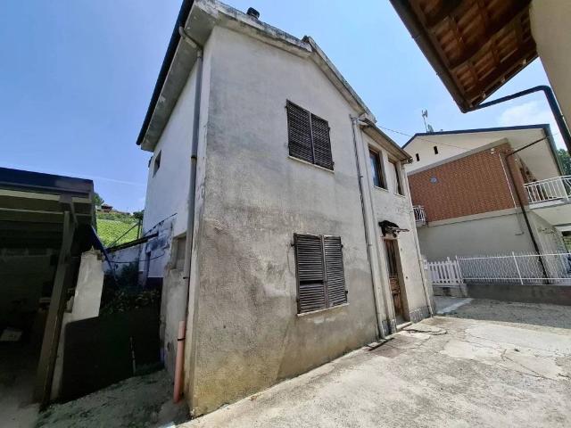 Casa indipendente in vendita a Castagnito CN