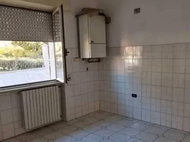 Casa indipendente in vendita a Castel Baronia AV