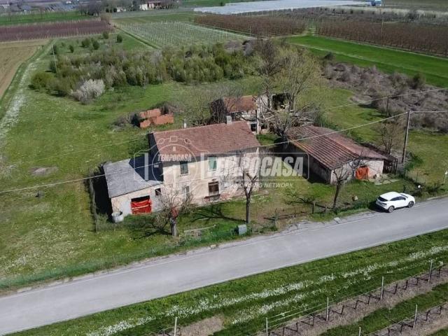 Casa indipendente in vendita a Castel Bolognese RA