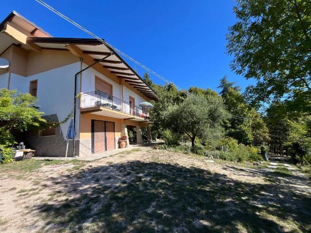 Casa indipendente in vendita a Castel d'Aiano BO