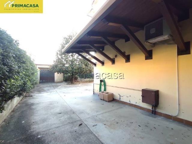 Casa indipendente in vendita a Castel d'Azzano VR