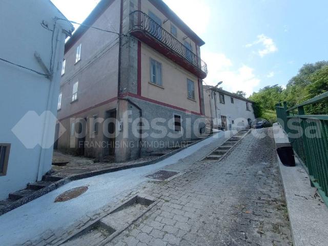 Casa indipendente in vendita a Castel del Giudice IS