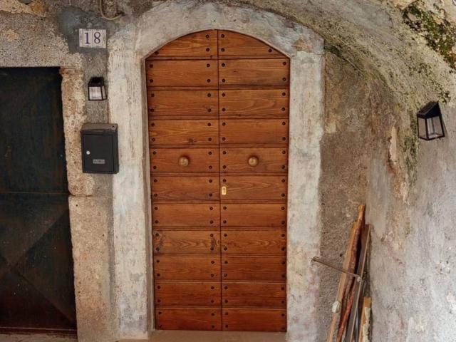 Casa indipendente in vendita a Castel del Monte AQ