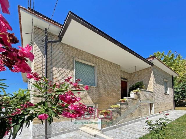 Casa indipendente in vendita a Castel di Lama AP