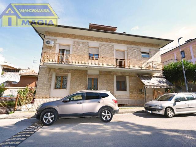 Casa indipendente in vendita a Castel di Lama AP