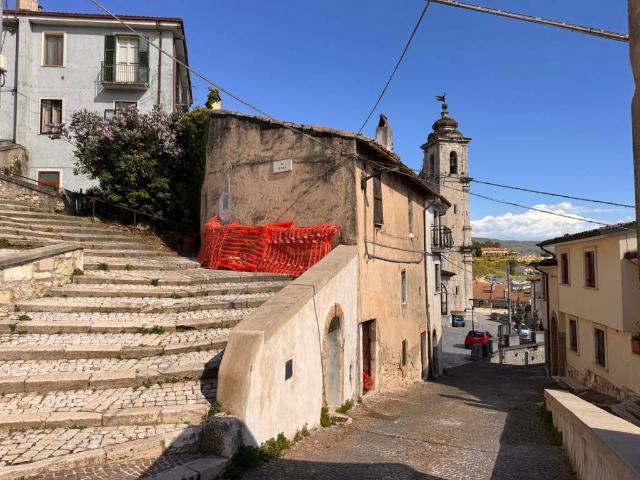 Casa indipendente in vendita a Castel di Sangro AQ
