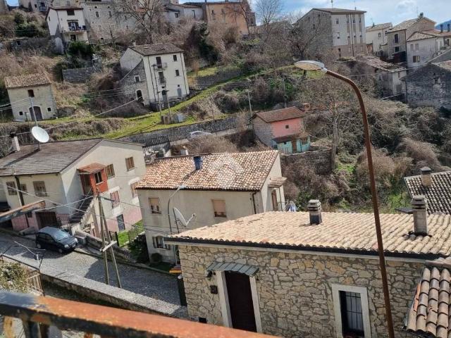 Casa indipendente in vendita a Castel di Sangro AQ