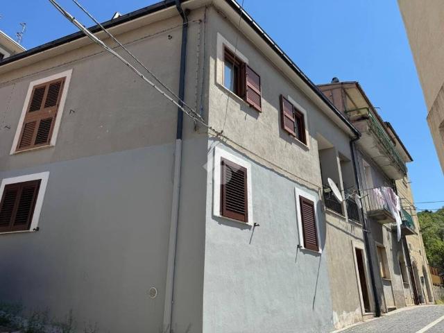Casa indipendente in vendita a Castel di Sangro AQ