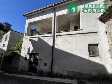 Casa indipendente in vendita a Castel di Sasso CE
