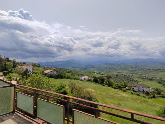 Casa indipendente in vendita a Castel Frentano CH