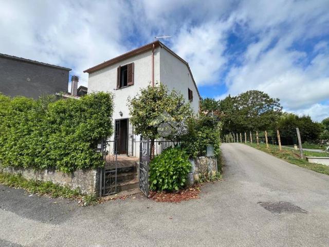 Casa indipendente in vendita a Castel Giorgio TR