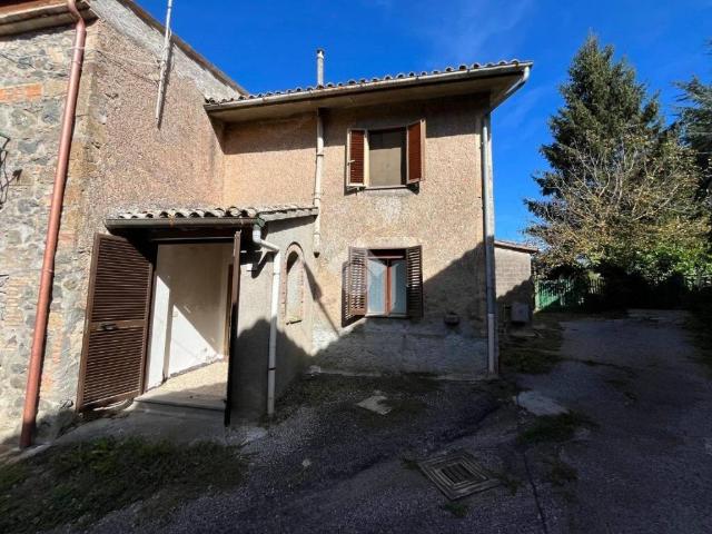 Casa indipendente in vendita a Castel Giorgio TR