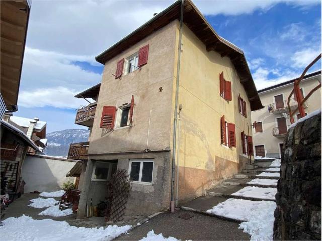 Casa indipendente in vendita a Castel Ivano TN