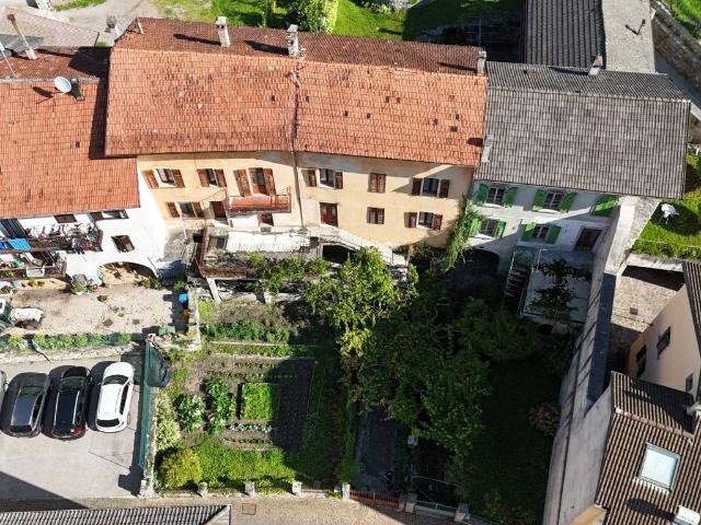 Casa indipendente in vendita a Castel Ivano TN