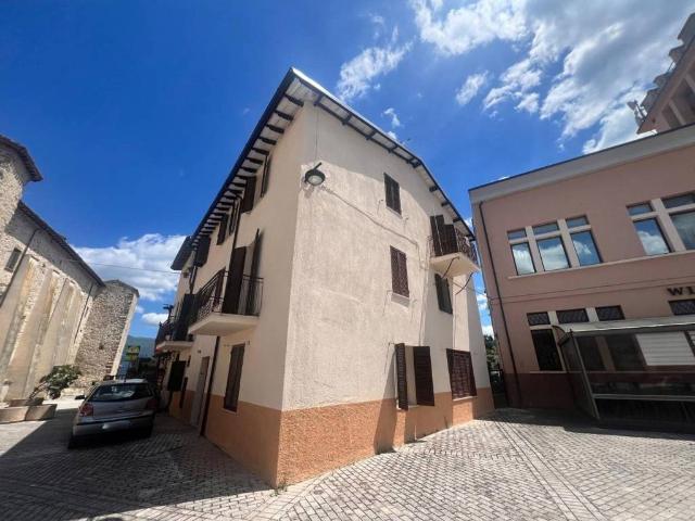 Casa indipendente in vendita a Castel Ritaldi PG